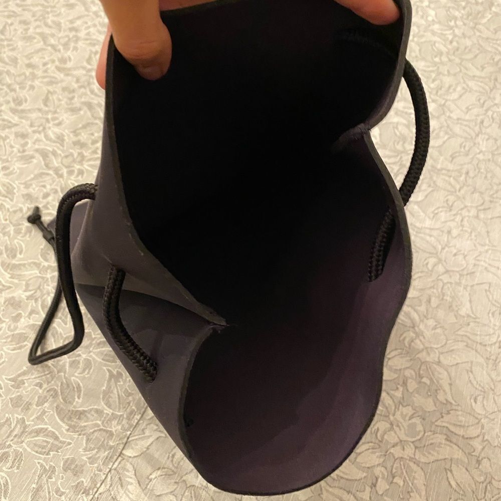 Triangl neoprene Drawstring backpack - Picture 3 of 4